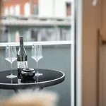 Stadionperle - Direkt Im Viertel - Gruppenliebling * Brémy